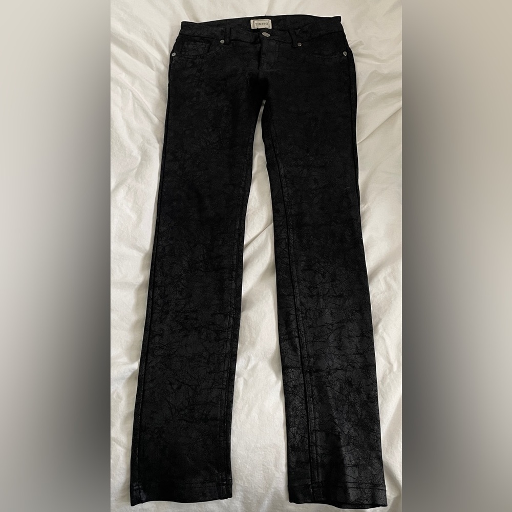 Low rise black stretch jeans